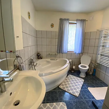 U Basi Villa Leśnica